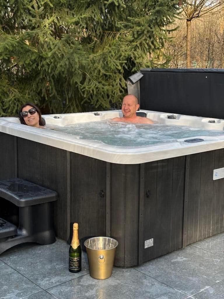 דורבורי Le Colibri Spa Jacuzzi מראה חיצוני תמונה
